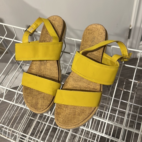 Yellow Thick Strap Sling Back Sandals - Picture 4 of 5